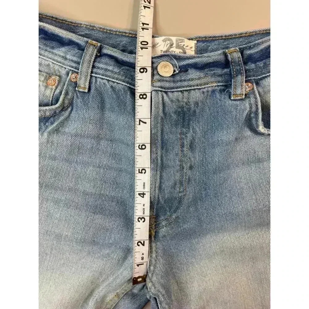 We The Free Size 25 Maggie Mid Rise Straight Leg Distressed Knee Holes Raw Hem - Picture 8 of 12
